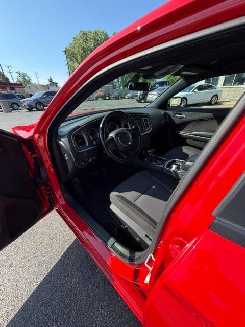Used 2022 Dodge Charger SXT RWD image 12