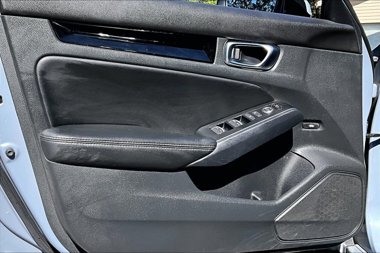 Used 2022 Honda Civic Touring image 17