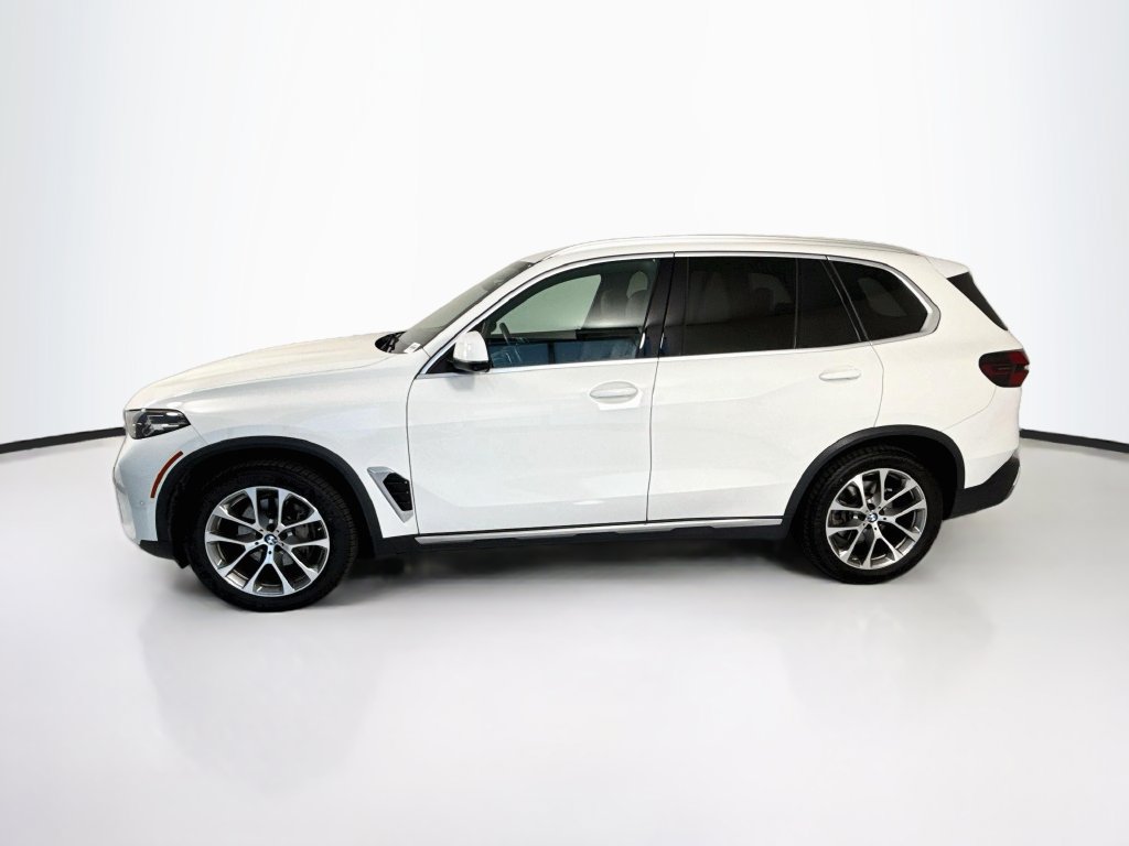 Used 2024 BMW X5 xDrive40i w/ Parking Assistance Package AWD/4WD image 8