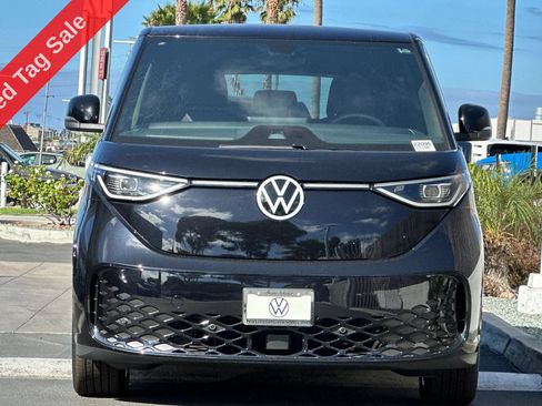 New 2025 Volkswagen ID. Buzz Pro S RWD image 3