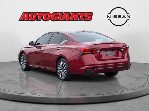Used 2024 Nissan Altima 2.5 SV image 5