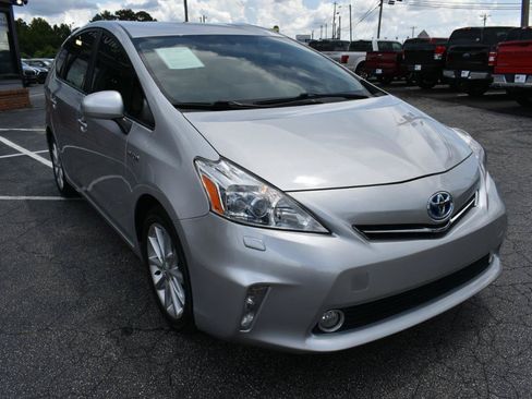 Used 2012 Toyota Prius V Five FWD image 4