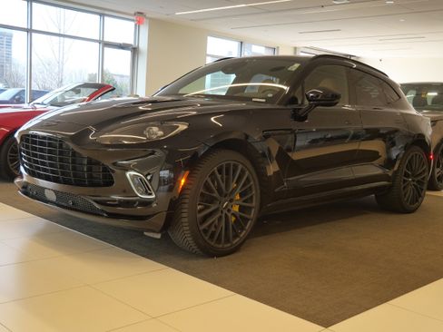 Used 2023 Aston Martin DBX AWD/4WD image 1