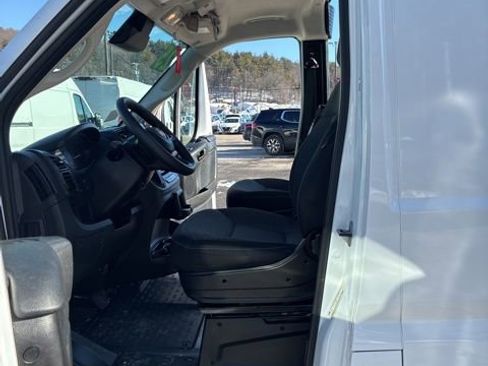 Used 2025 RAM ProMaster 2500 w/ Convenience Group image 22