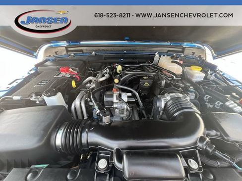 Used 2022 Jeep Wrangler Unlimited Sahara AWD/4WD image 29
