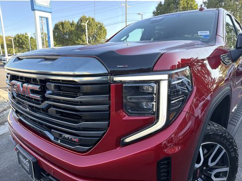 Used 2024 GMC Sierra 1500 AT4 w/ Technology Package AWD/4WD image 6
