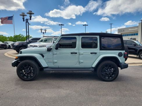 Used 2024 Jeep Wrangler Unlimited Sahara w/ Technology Group AWD/4WD image 6