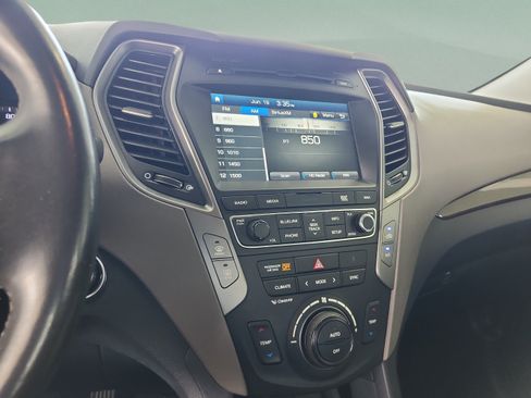 Used 2017 Hyundai Santa Fe Sport FWD image 11