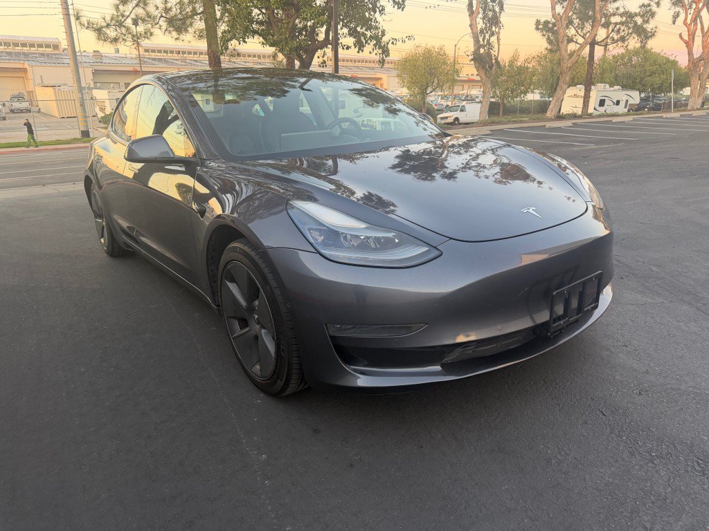 Used 2021 Tesla Model 3 Standard Range RWD image 2