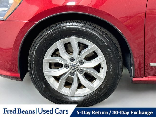 Used 2016 Volkswagen Passat 1.8T S FWD image 33