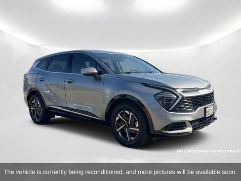 Used 2024 Kia Sportage LX FWD image 3