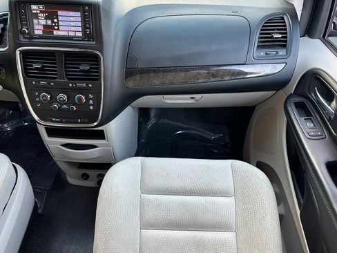 Used 2017 Dodge Grand Caravan SE w/ Power Window Group image 29