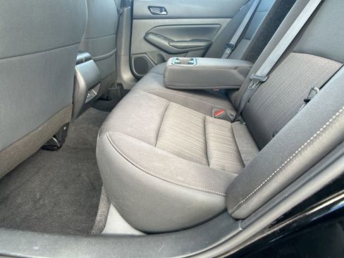 Used 2024 Nissan Altima 2.5 SV image 32