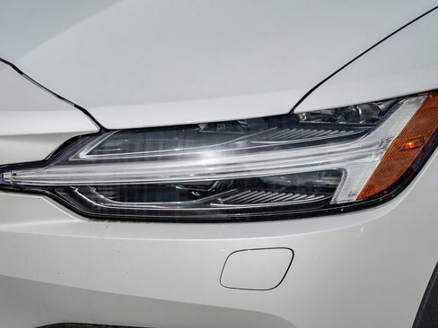 New 2025 Volvo V60 B5 Cross Country Ultra w/ Protection Package Premier image 2