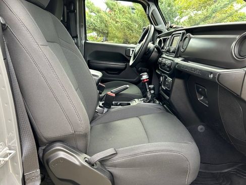 Used 2021 Jeep Wrangler Unlimited Sport AWD/4WD image 32