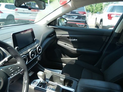 Used 2020 Nissan Sentra SV FWD image 13