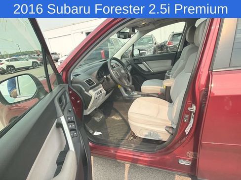 Used 2016 Subaru Forester 2.5i Premium w/ All-Weather Package AWD/4WD image 2