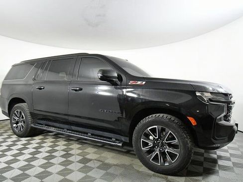 Used 2023 Chevrolet Suburban Z71 w/ Luxury Package image 9