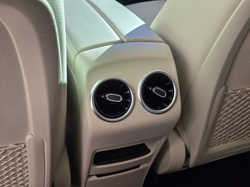 Used 2021 Mercedes-Benz GLB 250 image 15