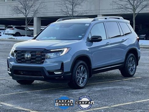 Certified 2025 Honda Passport TrailSport image 3