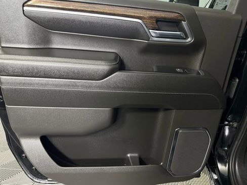 Used 2024 GMC Sierra 1500 Elevation image 25
