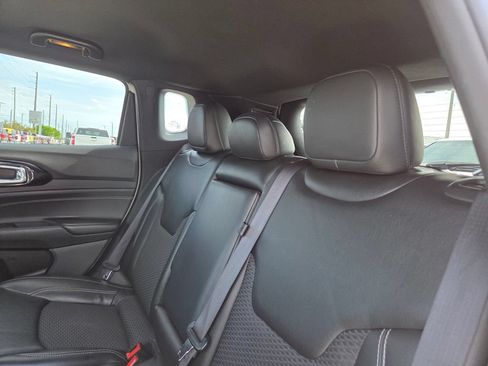 Used 2023 Jeep Compass Latitude w/ Convenience Group AWD/4WD image 22