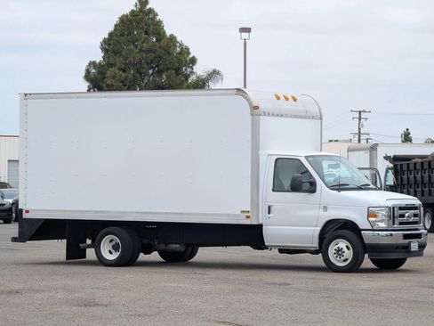 Used 2024 Ford E-450 and Econoline 450 Super Duty w/ Power Windows & Locks Group RWD image 1