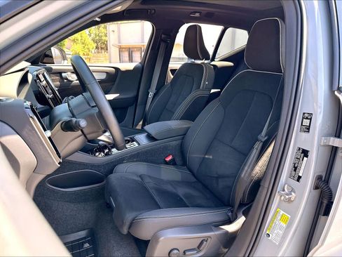Used 2026 Volvo XC40 B5 Ultra w/ Climate Package AWD/4WD image 28