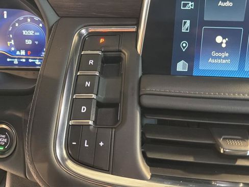 Used 2024 Chevrolet Suburban Z71 w/ Luxury Package image 31