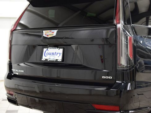 Used 2024 Cadillac Escalade Sport Platinum w/ LPO, Floor Liner Package AWD/4WD image 19