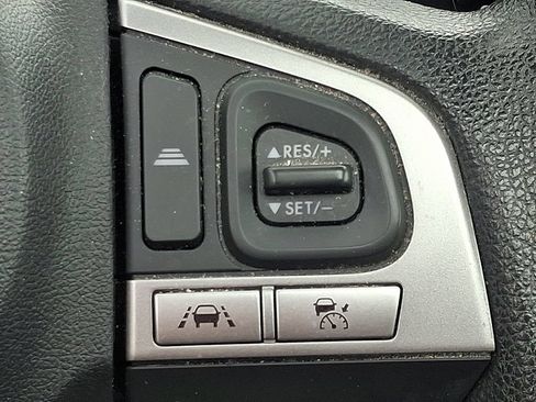 Used 2018 Subaru Forester 2.5i Premium AWD/4WD image 22