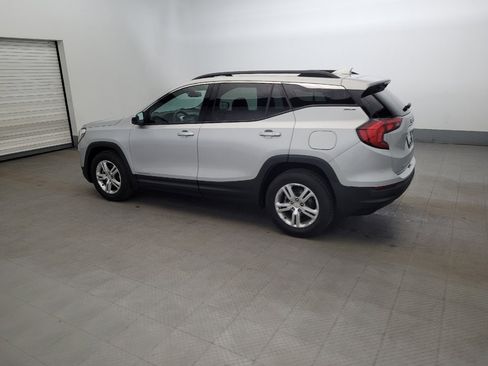 Used 2018 GMC Terrain SLE w/ Driver Convenience Package image 3