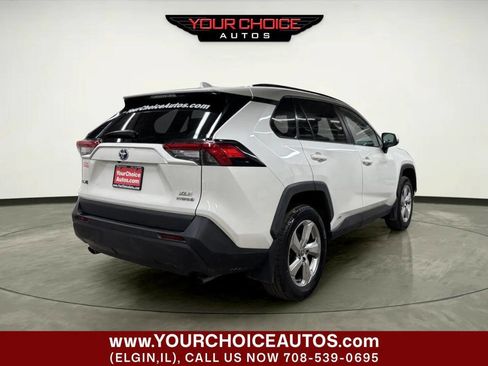 Used 2021 Toyota RAV4 XLE Premium AWD/4WD image 5