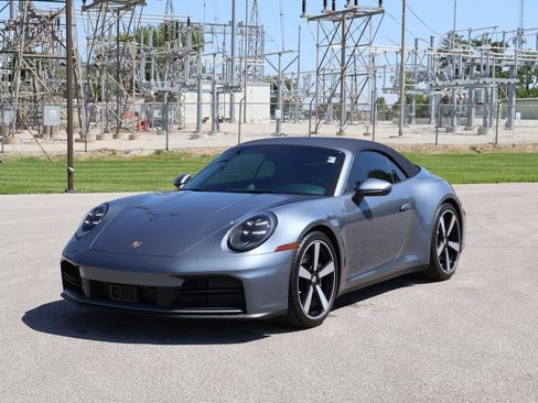 Certified 2025 Porsche 911 Carrera RWD image 6
