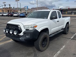 Used 2017 Toyota Tacoma SR video 1