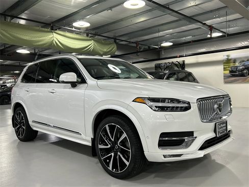 Certified 2024 Volvo XC90 B5 Plus w/ Protection Package Premier image 1