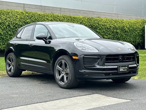 Certified 2026 Porsche Macan AWD/4WD image 10