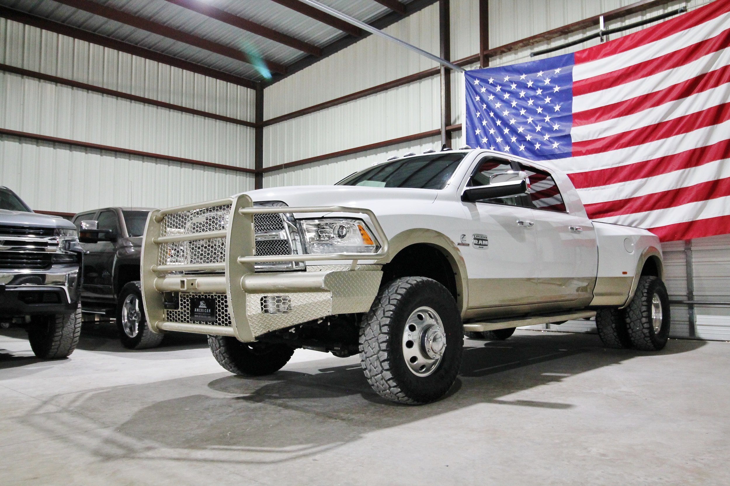 Used 2016 RAM 3500 Laramie Longhorn AWD/4WD image 3