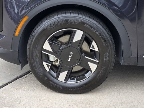New 2026 Kia Sportage LX FWD image 8