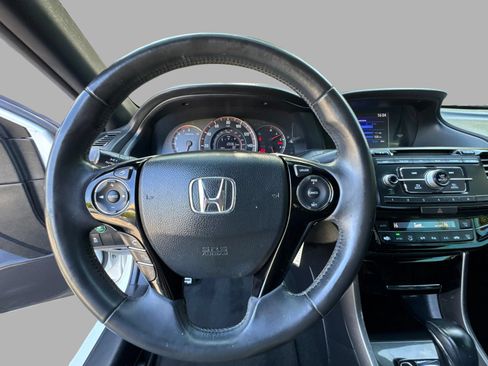 Used 2017 Honda Accord Sport image 27