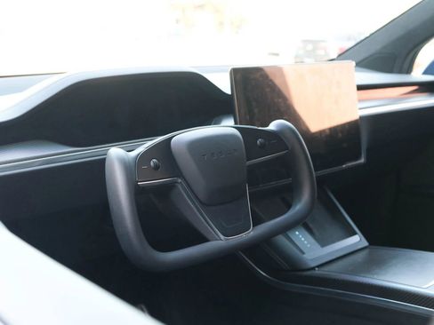 Used 2023 Tesla Model X Plaid AWD/4WD image 22