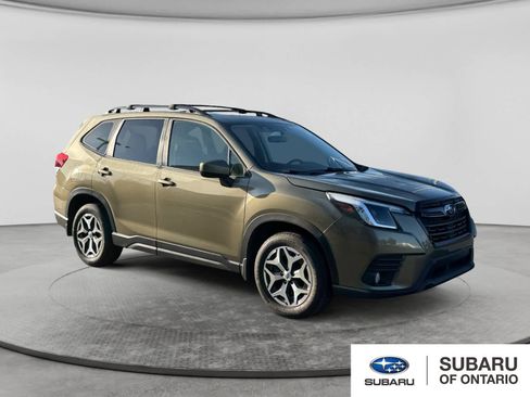 Used 2023 Subaru Forester Premium AWD/4WD image 3