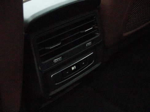 Used 2021 Audi Q7 3.0T Premium Plus w/ Premium Plus Package image 36