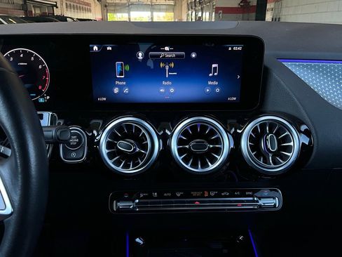 Used 2025 Mercedes-Benz GLA 250 image 27