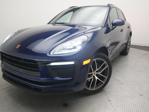 Used 2022 Porsche Macan AWD/4WD image 30
