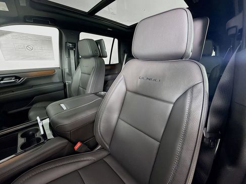 New 2026 GMC Yukon Denali w/ Denali Reserve Package AWD/4WD image 26