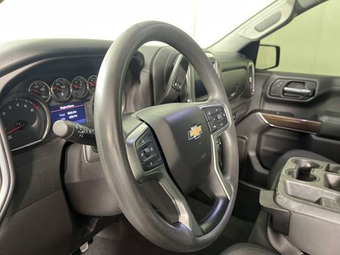 Used 2020 Chevrolet Silverado 1500 LT image 25