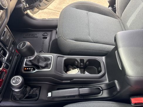 New 2025 Jeep Gladiator Willys image 20