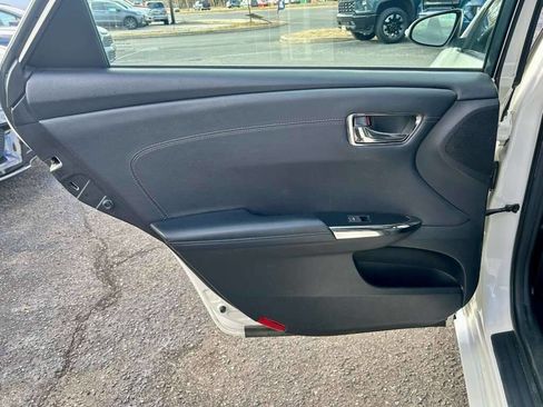 Used 2013 Toyota Avalon XLE image 12