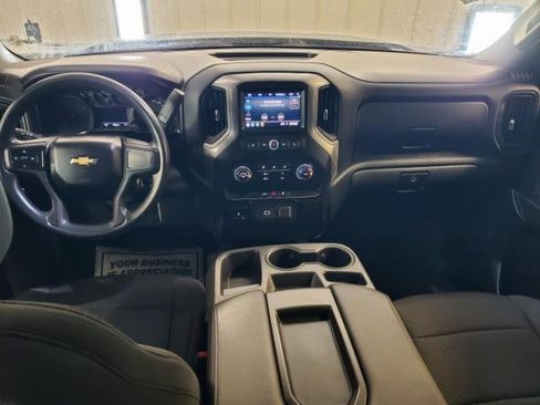 Used 2020 Chevrolet Silverado 1500 Custom w/ Custom Value Package image 8
